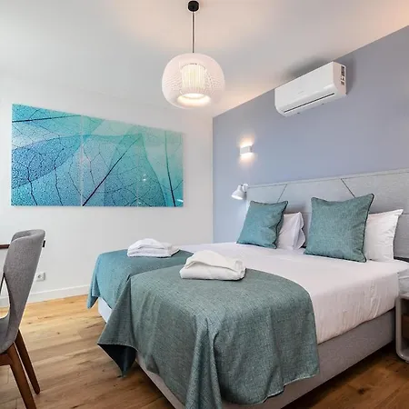 Elegant Waterfront In Apartamento Fuseta
