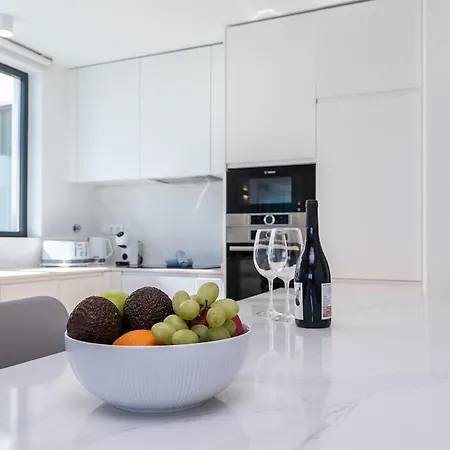 Daire Elegant Waterfront In