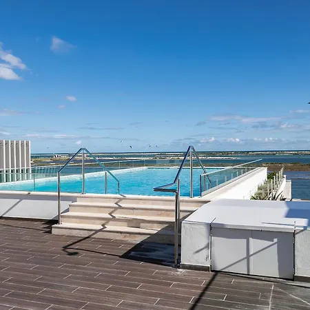 Elegant Waterfront In Daire *