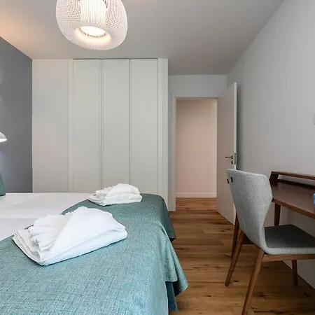Elegant Waterfront In Apartamento Fuzeta