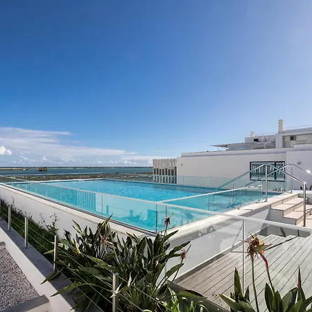 Elegant Waterfront In Apartment Fuzeta